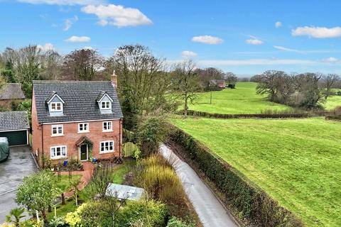 Moat Lane, Woore, CW3 5 bed detached house for sale