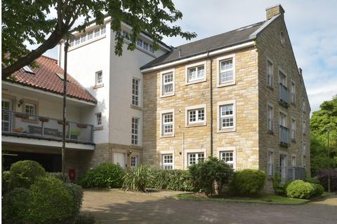 2 bedroom ground floor flat for sale