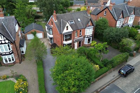 5 bedroom semi-detached house for sale