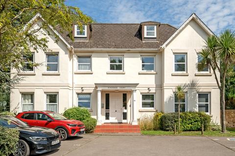 Bishopstoke Road, Hampshire SO50 2 bed flat for sale