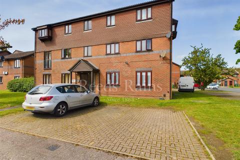 Woodfall Drive, Dartford DA1 1 bed apartment for sale