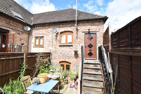 Coopers Lane, Worcestershire WR11 2 bed terraced house for sale