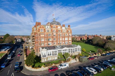 The Leas, Kent CT20 2 bed apartment for sale