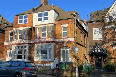 Kingsnorth Gardens, Folkestone CT20 2 bed apartment for sale