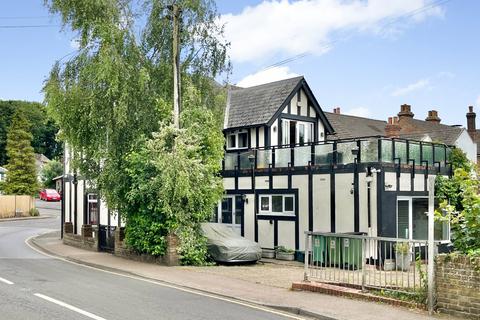 Station Road, Folkestone CT18 4 bed detached house for sale