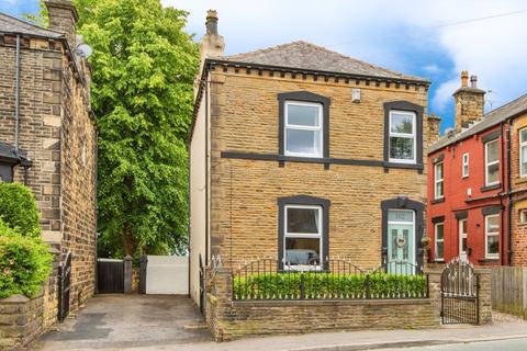 Victoria Road, Leeds LS27 4 bed detached house for sale