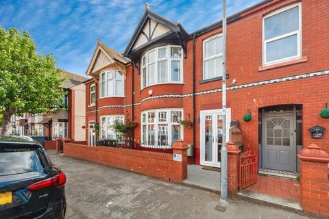 5 bedroom terraced house for sale