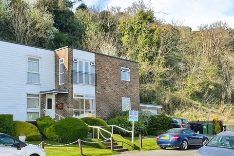Military Road, East Sussex TN31 2 bed apartment for sale