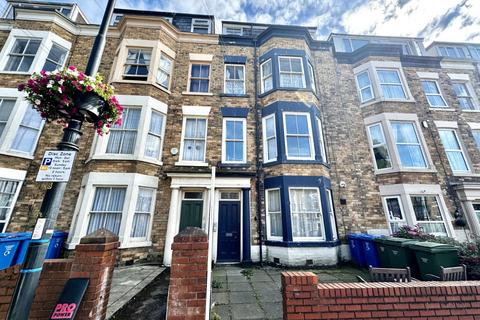 Trafalgar Square, North Yorkshire YO12 1 bed apartment for sale