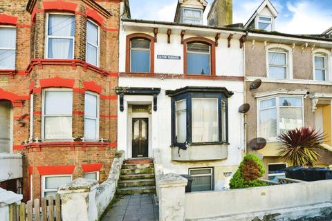 8 bedroom terraced house for sale