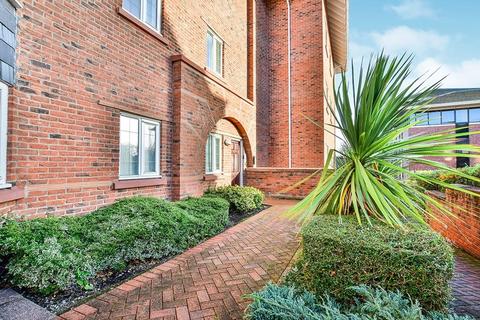 Station Road, Cheshire SK9 2 bed apartment for sale