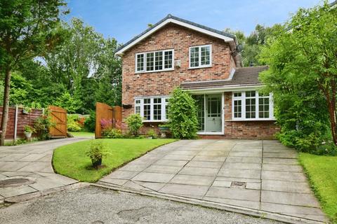 4 bedroom link detached house for sale