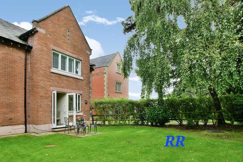 Altrincham Road, Wilmslow SK9 2 bed apartment for sale