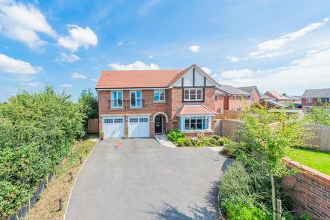 Riddles Avenue, Nantwich CW5 5 bed detached house for sale