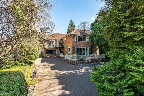 Rockfield Road, Oxted, Surrey, RH8 5 bed detached house for sale