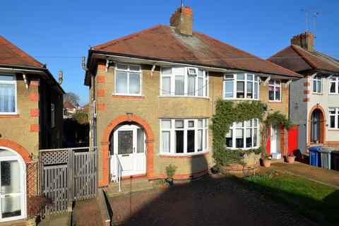 Beverley Road, Kettering NN15 3 bed semi