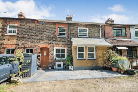 Woodlands Road, Romford RM3 4 bed terraced house for sale