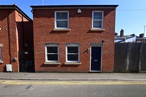 2 bedroom detached house for sale