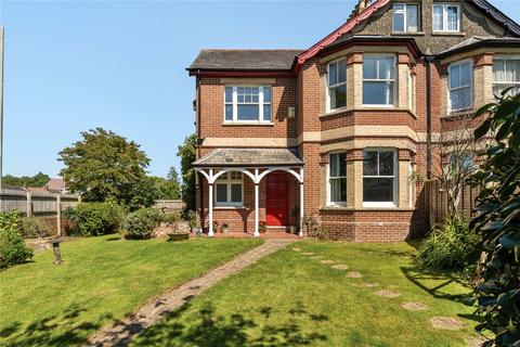 6 bedroom semi-detached house for sale