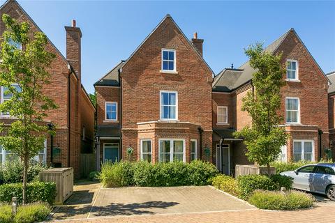 Barrons Chase, Richmond, TW10 5 bed detached house for sale