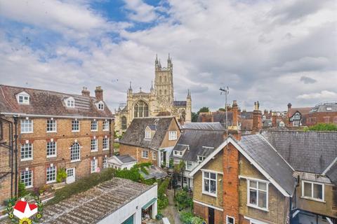 Cathedral House, Gloucester 2 bed apartment for sale