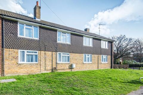 Warburton Close, Hampshire SO19 2 bed flat for sale