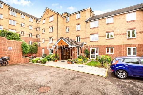 Walderslade Centre, Chatham ME5 2 bed flat for sale