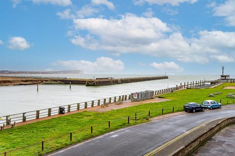 Fort Road, Newhaven 2 bed flat for sale