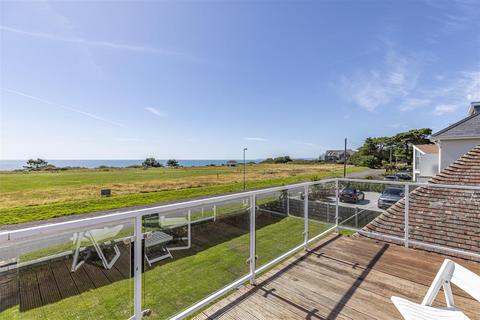 Wharncliffe Road, Christchurch BH23 4 bed detached house for sale
