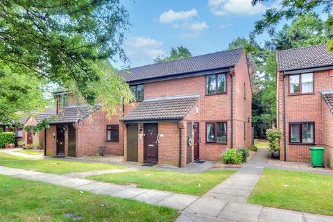 Brookdale Court, Nottingham 2 bed maisonette for sale