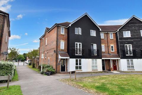 4 bedroom end of terrace house for sale