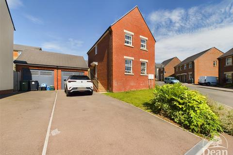 Abbots Gate, Lydney GL15 3 bed detached house for sale