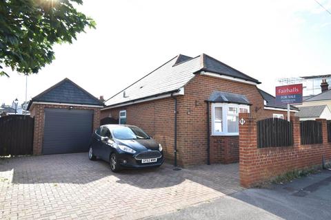 Parham Road, Gosport 3 bed detached bungalow for sale