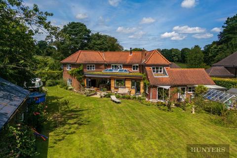 Hackness Road, Scalby, Scarborough 6 bed detached house for sale