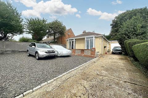 Glynn Road, Peacehaven, BN10 7SH 3 bed detached bungalow for sale