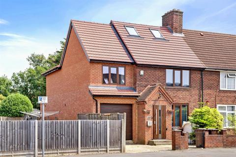 Parsloes Avenue, Dagenham, Essex 5 bed end of terrace house for sale