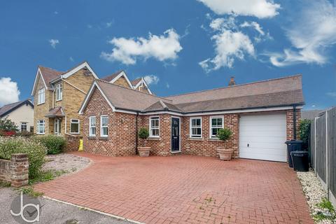 4 bedroom detached bungalow for sale