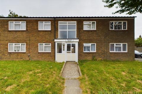 Thorpe Close, New Addington 1 bed flat for sale