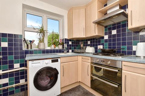 Sandy Lane North, Wallington, Surrey 2 bed flat for sale