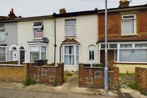 Queens Road, Portsmouth PO2 2 bed terraced house for sale