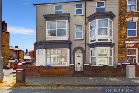 Trafalgar Square, Scarborough 4 bed semi