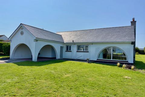 Constantine Bay, PL28 3 bed detached bungalow for sale