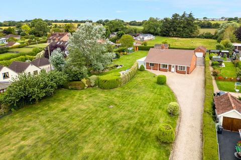 Bath Road, Bawdrip, TA7 4 bed detached bungalow for sale