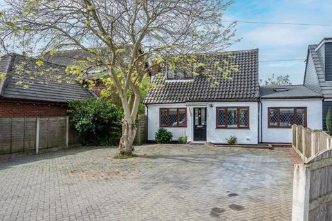 2 bedroom detached house for sale