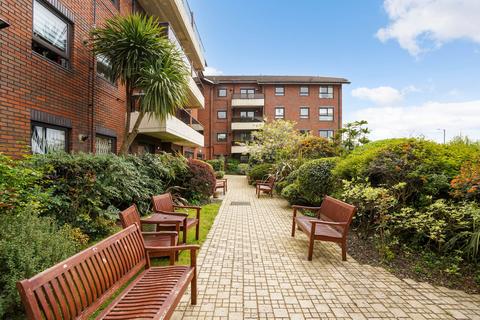 Finchley Road, London NW11 1 bed retirement property for sale