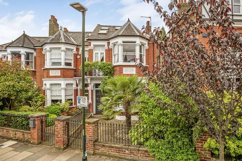 Pagoda Avenue, Richmond, Surrey, TW9 4 bed end of terrace house for sale