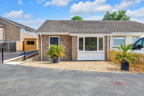 2 bedroom semi-detached bungalow for sale