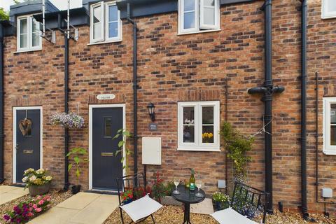 3 Cundill Parade, Driffield, YO25 6BN 2 bed terraced house for sale