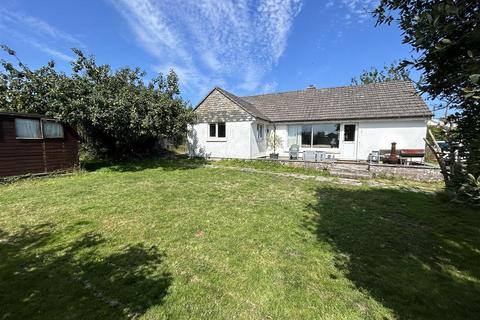 Tregony 4 bed detached bungalow for sale