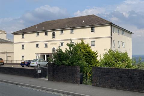 Worcester Road, Malvern 2 bed apartment for sale